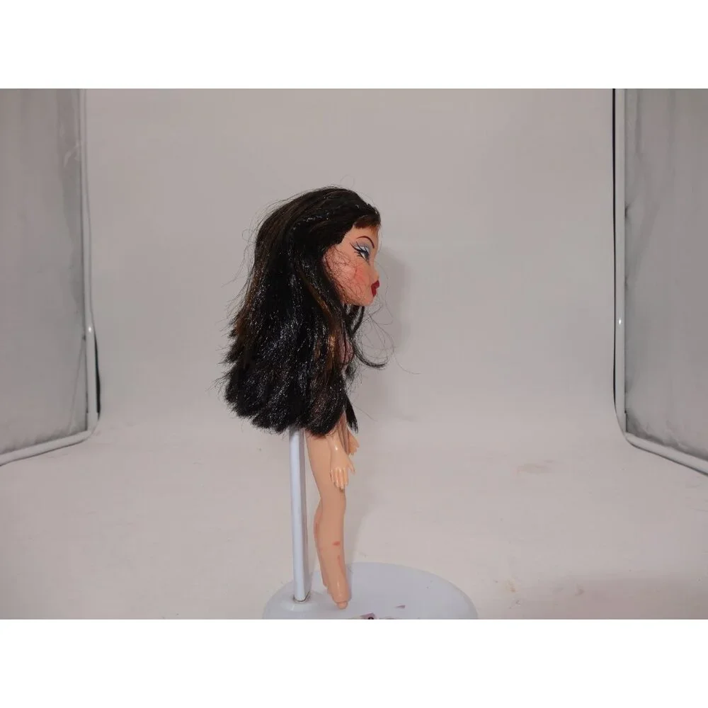 Bratz‎  JADE Doll  Nude she has streak in hair Stamped 2001